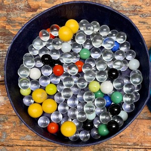 lot 132 image: Multiple Marbles