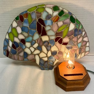 lot 21A image: Stunning Stained Glass Art Lamp
