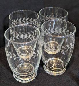 lot 58 image: Vintage Etched Glassware