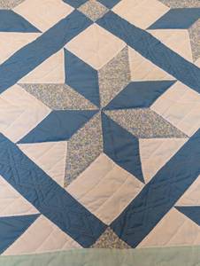 lot 170 image: Blue and White Star Handmade Quilt
