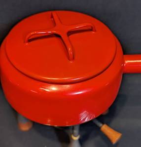 lot 183 image: Dansk Red Enamel Fondue Pot and Forks
