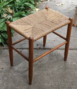 lot 185 image: Vintage Woven Top Wood Stool