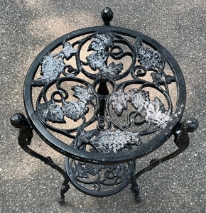 lot 41 image: Ornate Black Metal Accent Table