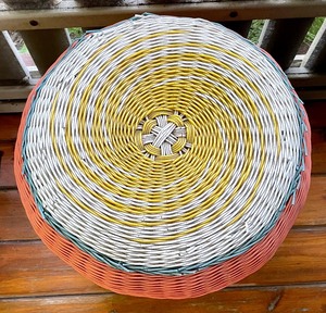 lot 52 image: Colorful Wicker Stool  Table