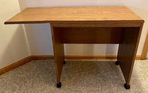lot 89 image: Extendable Table on Casters