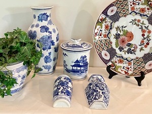 lot 35 image: Variety of Asian Inspired Home Decor Items