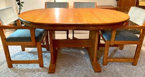 lot 93 image: Dining Table with 6 Chairs