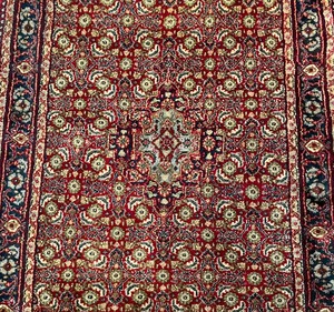 lot 15B image: Elegant Area Rug