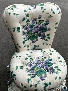 lot 108 image: Upholstered Vanity Chair
