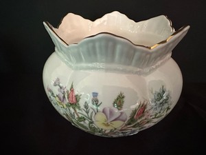 lot 77 image: Aynsley Wild Tudor Small Planter