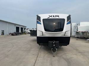 lot 169857 image: BRAND NEW 2022 Forest River Hyperlite 3412 Toy Hauler