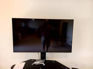 lot 106 image: 65 Vizio TV