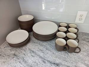 lot 36 image: Noritake Stoneware
