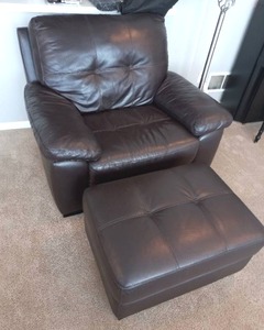 lot 44 image: Chair & Ottoman