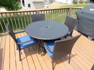 lot 62 image: Patio Table Set