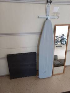 lot 303 image: Household Items