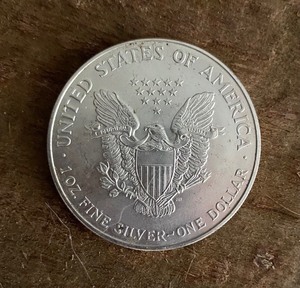 lot 2 image: 1997 Silver Eagle .99 Fine Silver Dollar Coin