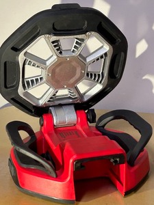 lot 9 image: Snap-On 3600-Lumen Cordless 18Volt Flood Light