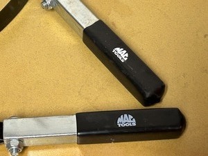lot 53 image: (2) MAC Tools 4 Filter Wrenches
