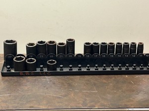 lot 74 image: Cornwell Blue Power 17-Piece Impact Socket Set, 11mm - 27mm