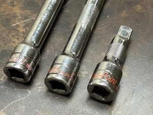 lot 83 image: Lot Of (5) Blue-Point Socket Extensions, (2) 38 & (3) 12