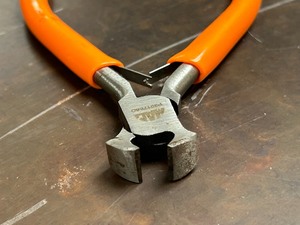 lot 94 image: Lot Of (1) Cornwell Blue Power Side-Cutter & (1) MAC Tools End-Snips