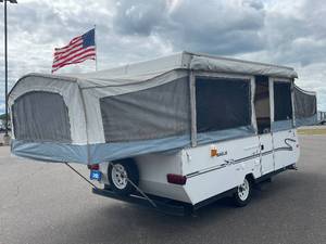 lot 2 image: 2000 Jayco 12UDK Pop-Up Camping Trailer NO RESERVE