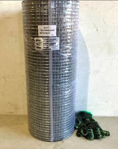 lot 109 image: Seboss 24 x 100 Roll of 19 Gauge 12 inch Mesh Hardware Cloth Fencing