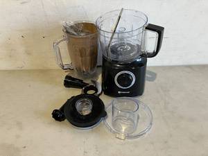 lot 154 image: COSVALVE Small 10 Cup1.4L Black Food ProcessorBlender Combo