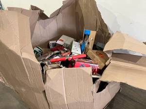 lot 158 image: Wholesale Box of Assorted Miscellaneous Items