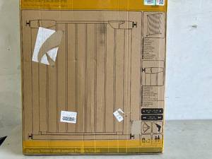 lot 172 image: WAOWAO White Metal Narrow Walk Through Baby Gate with Auto Close