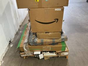 lot 264 image: Wholesale Pallet of Assorted Miscellaneous Items