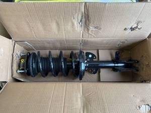 lot 272 image: Unity Automotive Pair of 2-11245-11246-001 Complete Front Wheel Strut Assembles