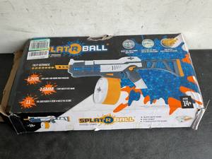 lot 284 image: SplatRball Full Auto Rechargeable Battery Powered Water Bead Gel Ball Blaster Kit