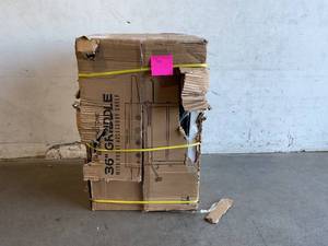 lot 11 image: Blackstone 1984 Original 36 Inch Heavy Duty Flat Top Griddle Grill