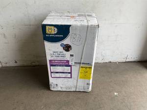 lot 39 image: GE 14,000 BTU 3-in-1 White Portable Air Conditioner with Dehumidify, Fan, and Auto Evaporation