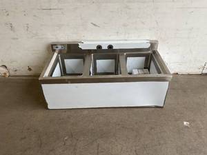 lot 44 image: Profeeshaw NSF 3 Compartment Commercial Stainless Steel Sink