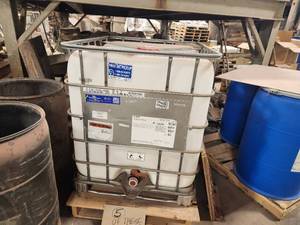 Lot of (1) 250-gallon Polymer Container with Aluminum Pallet Case