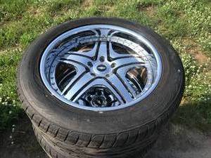 lot 33 image: 20 inch Savini Signature Series Rims with Toyo 265-50-R20 Tires - Like New 5 - 4 34 bolt Pattern