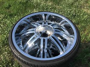 lot 35 image: 26 Inch Chrome Rims with 275-25-26 Tires - Great Shape