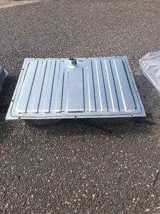 lot 51 image: Mustang Gas Tank  --- LIKE NEW