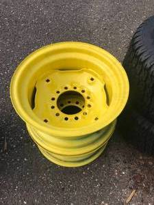 lot 62 image: 2 Total 2042 John Deere Rims