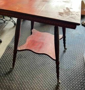 lot 1 image: Antique Clawfoot Side Table