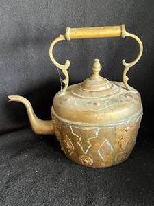 lot 28 image: Vintage Brass Kettle, AztecMayan Cup and Bowls