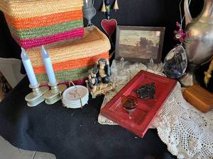 lot 38 image: Decor Baskets, Wind Chimes, Vase & More