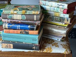 lot 41 image: Wood Bench and Vintage Books