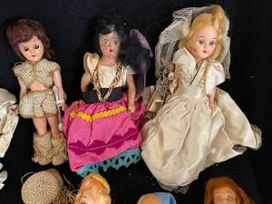 lot 53 image: Lot of 10 Vintage Madam Alexander Dolls