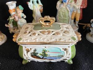 lot 74 image: Vintage Figurines - Japan and Germany