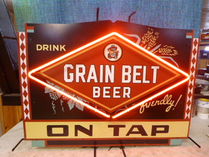 lot 1 image: Grain Belt Beer Neon Sign