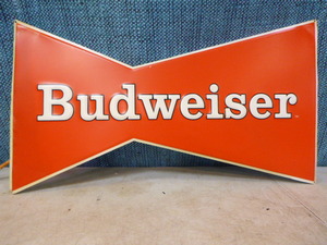 lot 20 image: Budweiser Tin Sign